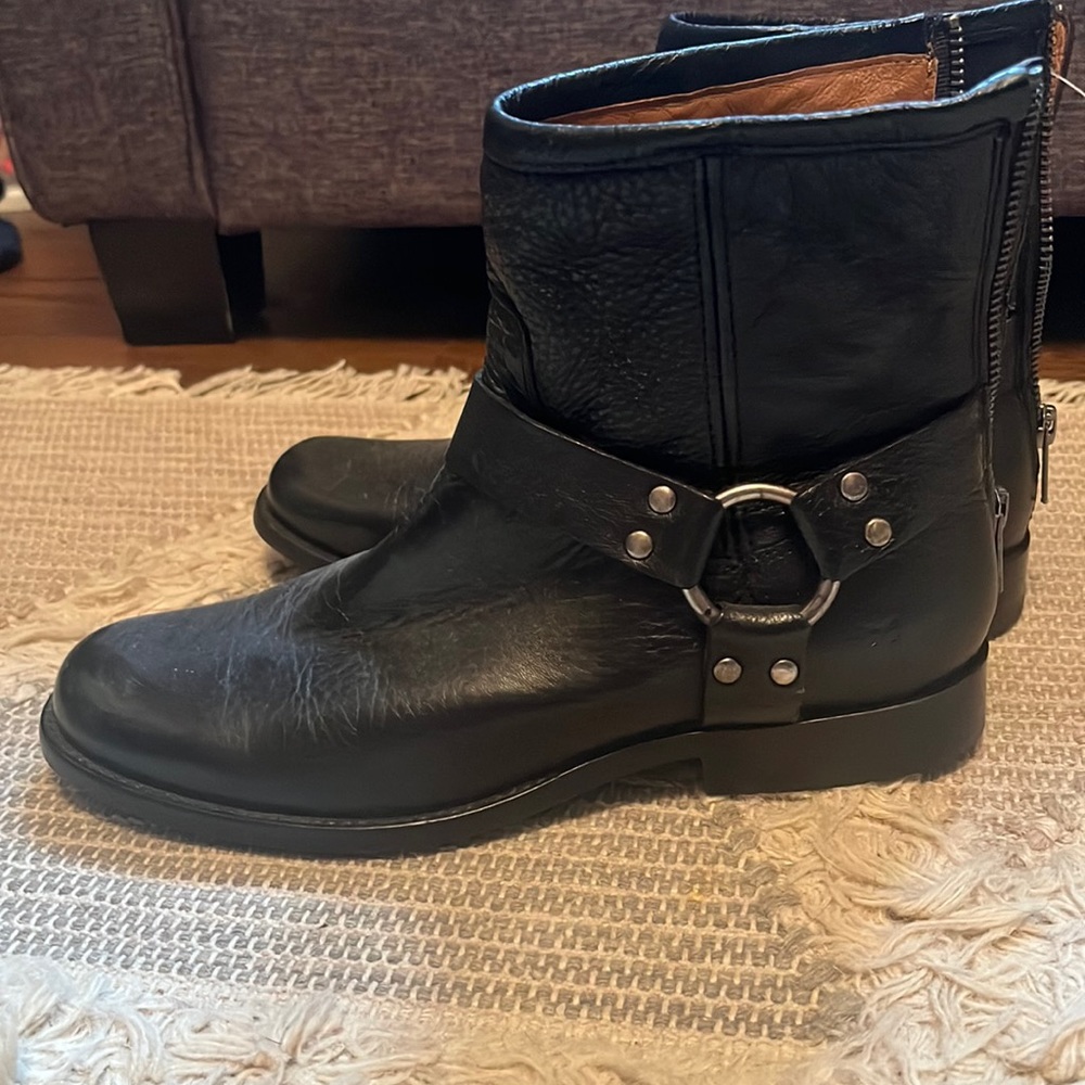 EUC FRYE harness bootie black leather size 8